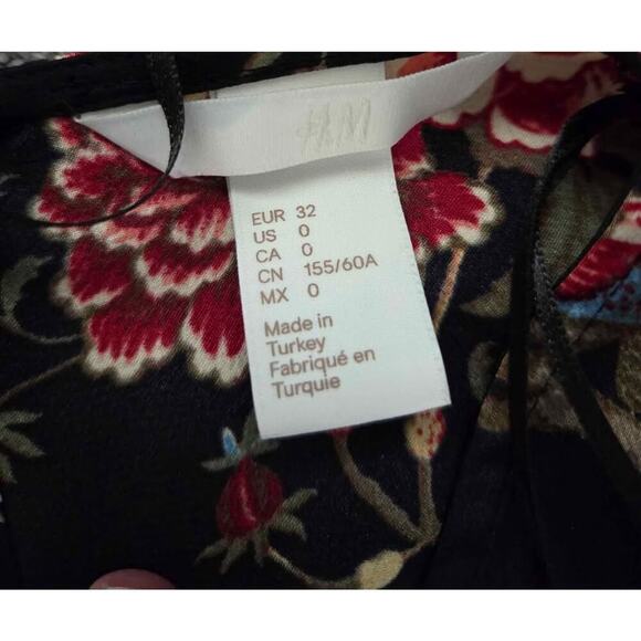 H&M Black Floral Bird Print Jumpsuit Size 00 Elegant Boho Chic One Piece - Picture 6 of 7